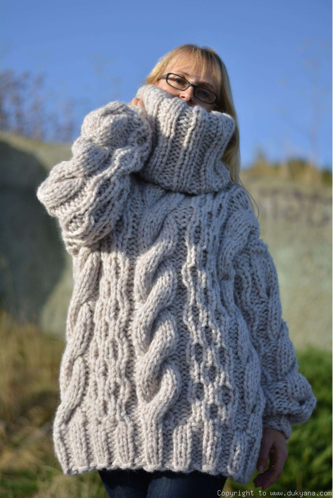 One size chunky wool unisex sweater H17